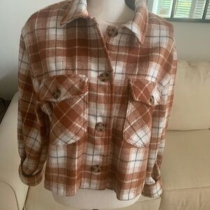 NWOT Plaid Short Jacket with Pockets size Lg